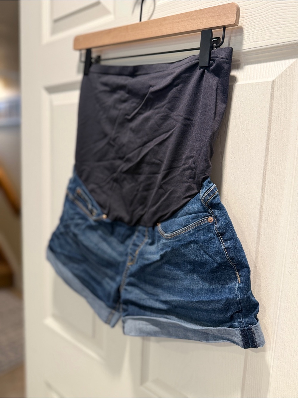 Levi Strauss Signature Maternity Denim Shorts NWOT-Stretch-Women’s Size Small - Picture 4 of 7